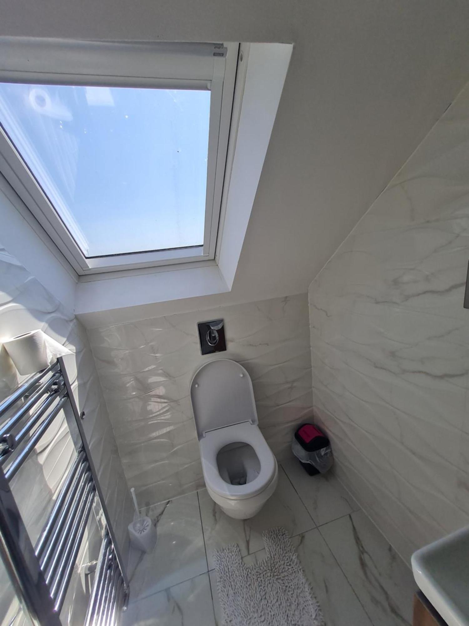 Homestay In A New Build Cowley (Greater London)